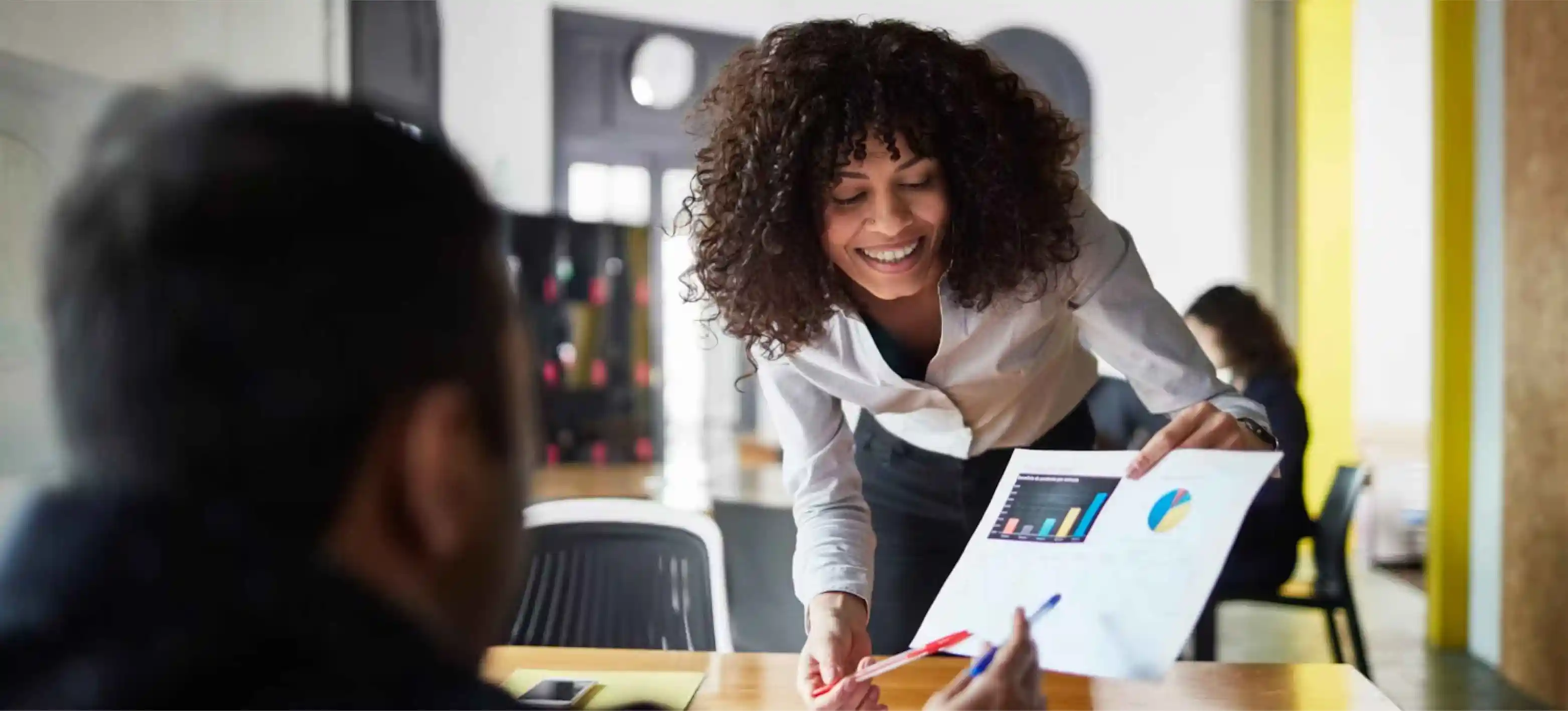 Data analytics visualization with business insights